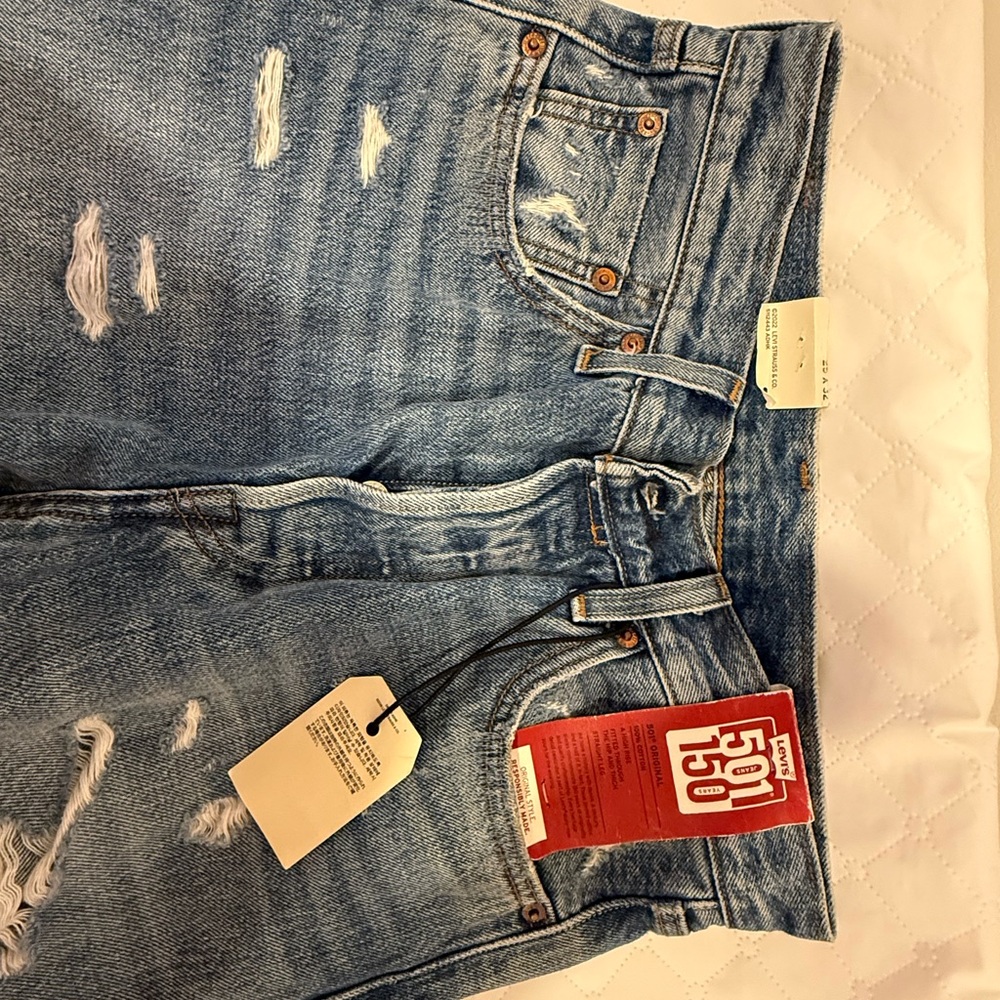 Levi's High-Rise Distressed Jeans - Light Blue Wash